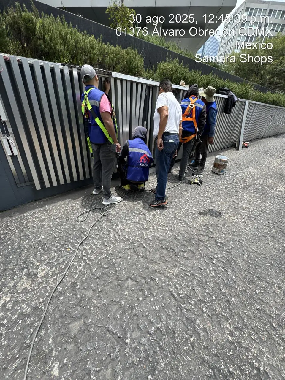 Reparación de perfiles de aluminio en rampa vehicular — foto 2