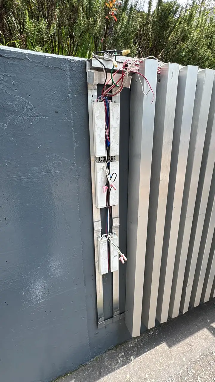 Reparación de perfiles de aluminio en rampa vehicular — foto 6