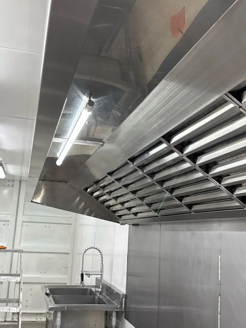 Imagen de Instalación y mantenimiento de muebles de cocina industrial